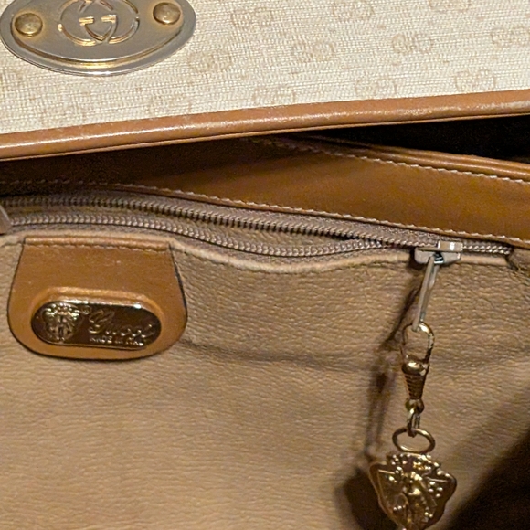 Gucci Beige and Brown Shoulder Bag - Picture 7 of 16